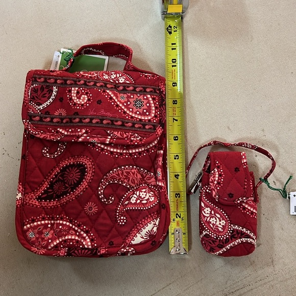 Vera Bradley lunch tote and cell phone case in Mesa Red pattern NWT - Picture 4 of 4